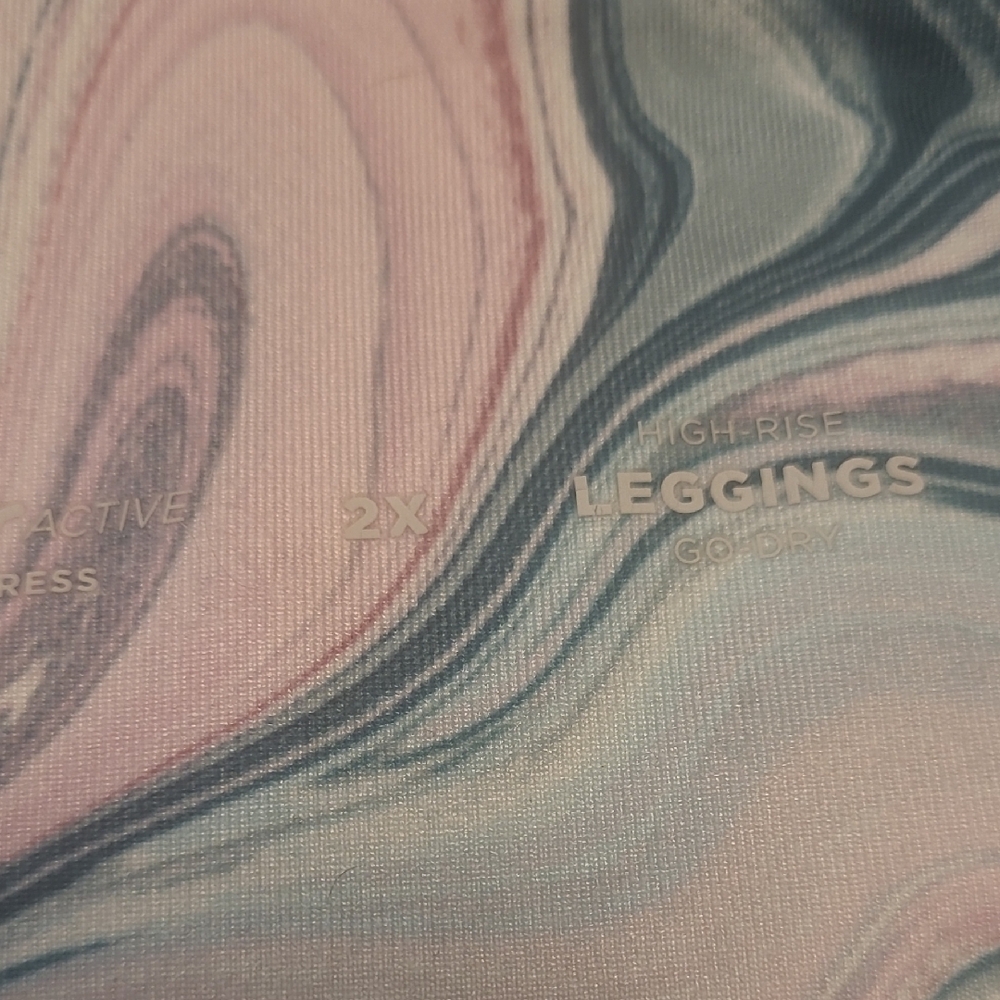 Swirled Pattern Leggings - Picture 2 of 2